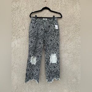 NWOT Free People We The Free Maggie Animal Printed Cropped Distressed Denim Jean